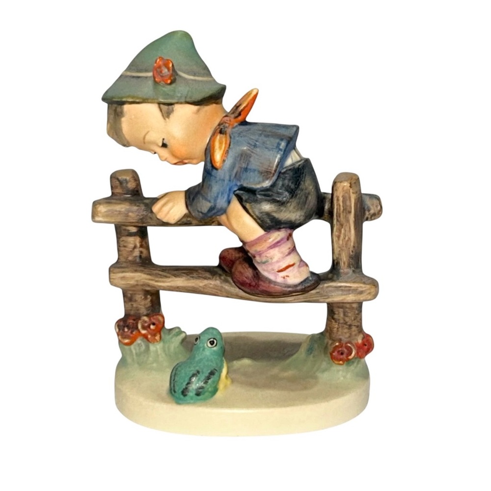M.J.HUMMEL Retreat to Safety Antique Collectible Little boy and a frog Figurine